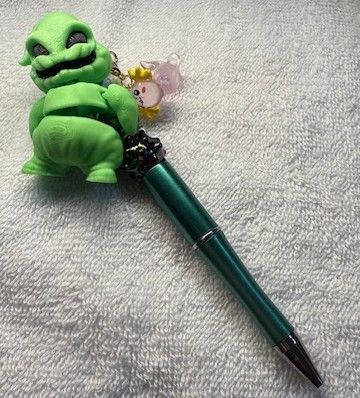 Pens and Key Chains with 3D Printed Characters