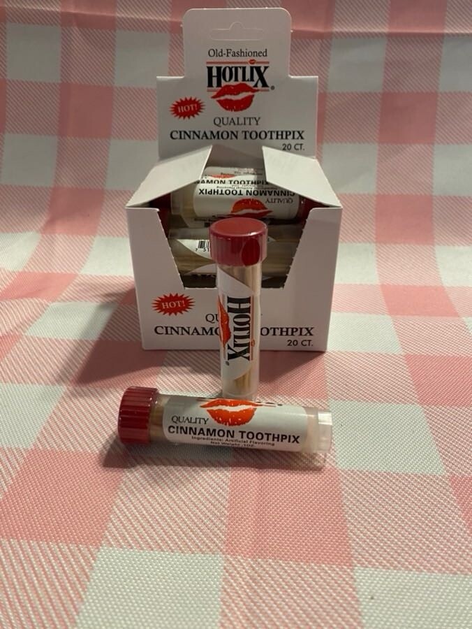 Hotlix Cinnamon Flavored Toothpicks Tube