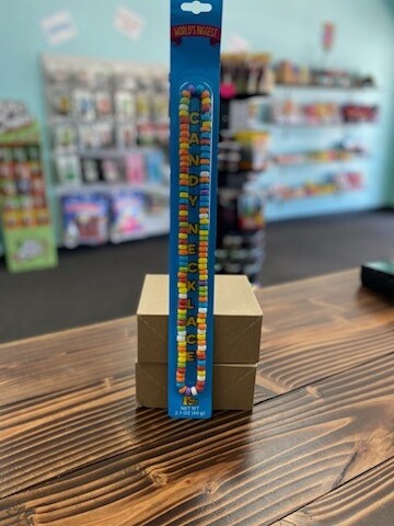 World&#39;s Biggest Candy Necklace