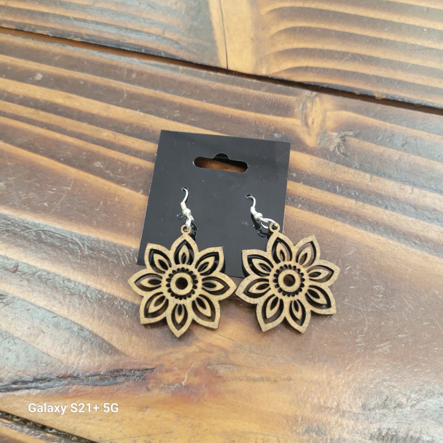 Fernando - Earrings Wooden 8 Pedal Flower