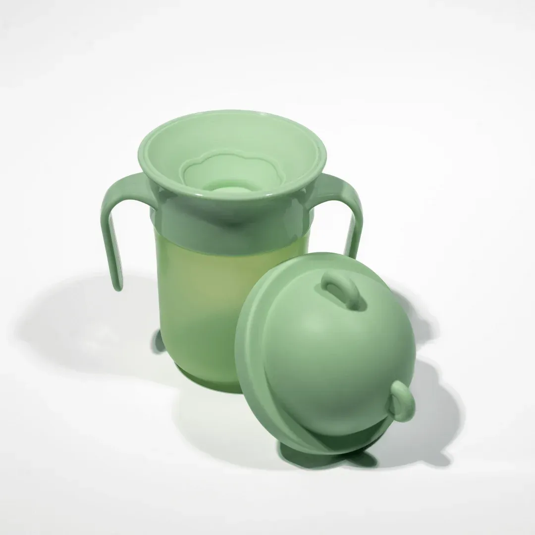 Magic drinking cup