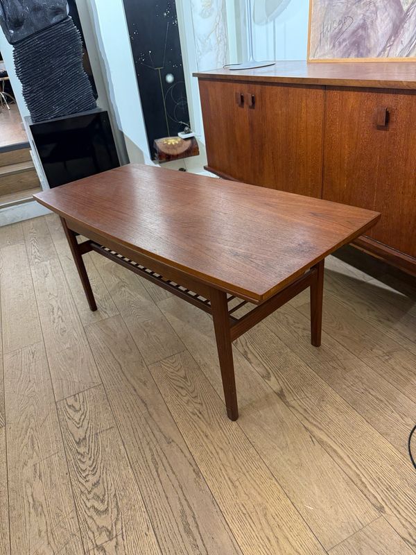 Kai Kristiansen – Rare Table Élévatrice en Teck, Danemark 1960 Kai Kristiansen – Rare Table Élévatrice en Teck, Danemark 1960
