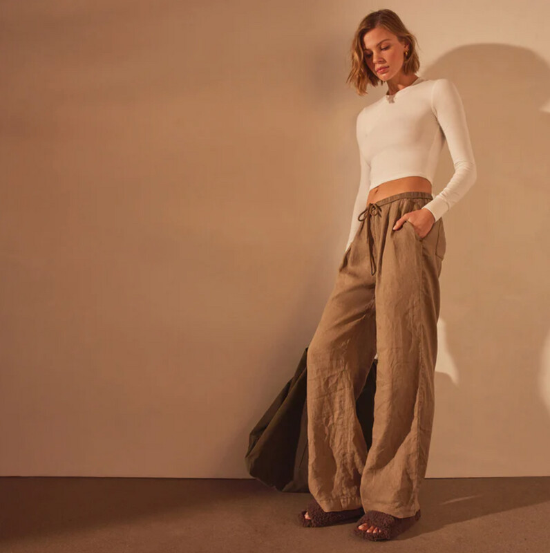 James Perse Wide Leg Relaxed Linen Pant in Cashew