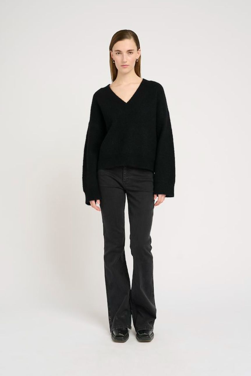 Gestuz AlphaGZ V Neck Sweater