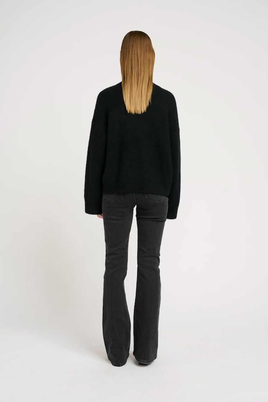 Gestuz AlphaGZ V Neck Sweater
