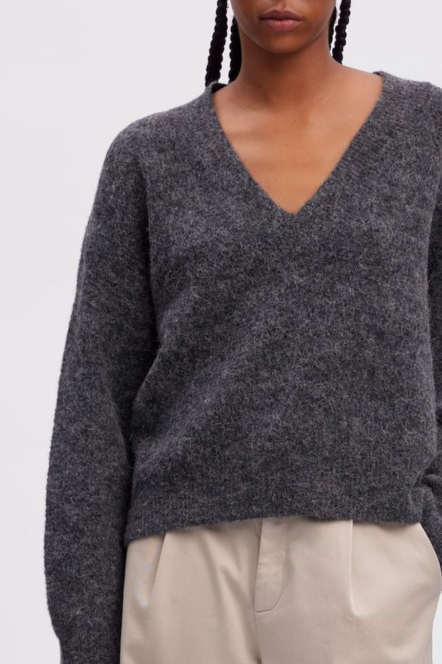 Gestuz AlphaGZ V Neck Sweater