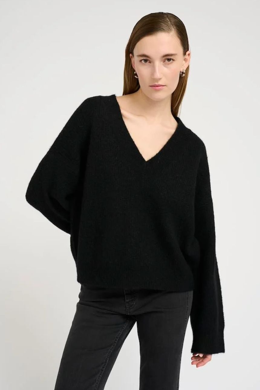 Gestuz AlphaGZ V Neck Sweater