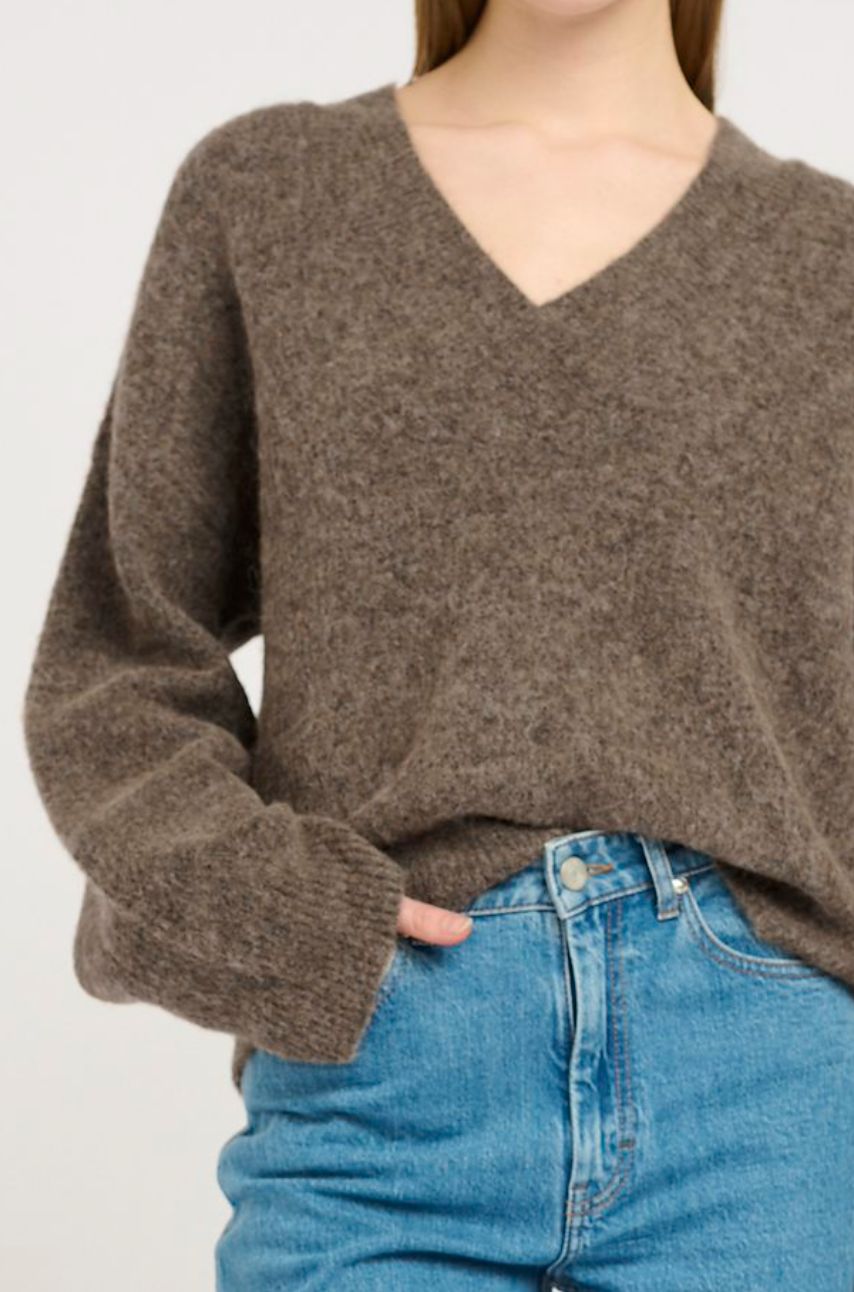 Gestuz AlphaGZ V Neck Sweater