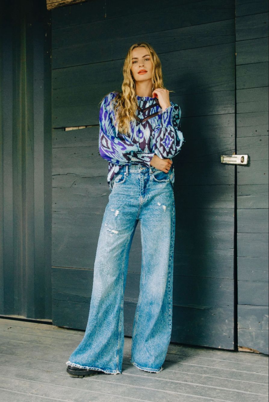 Love The Label Brighton Top in Smoke on the Water