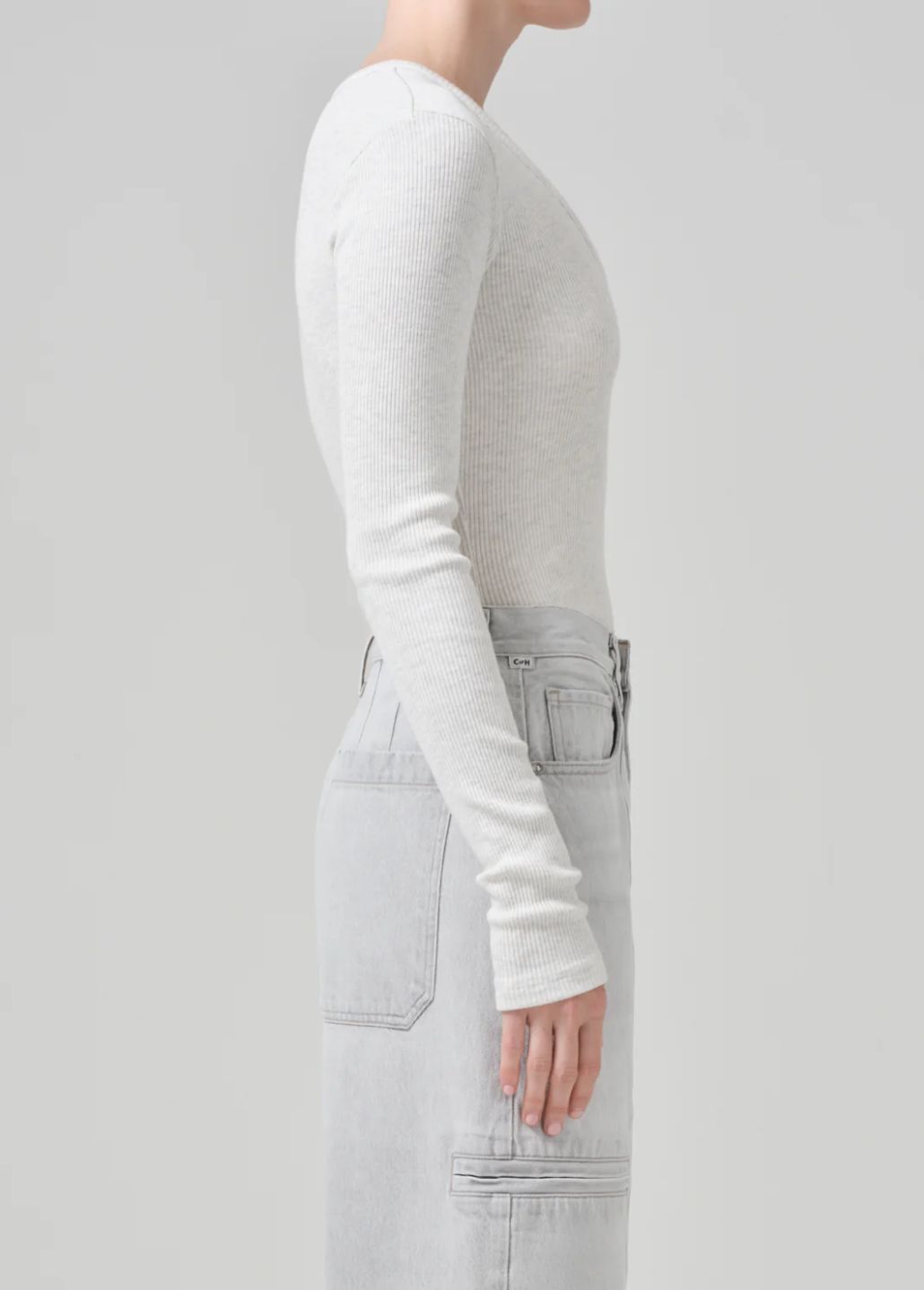 Citizens of Humanity Emma V-Neck Long Sleeve Tee in Pashmina
