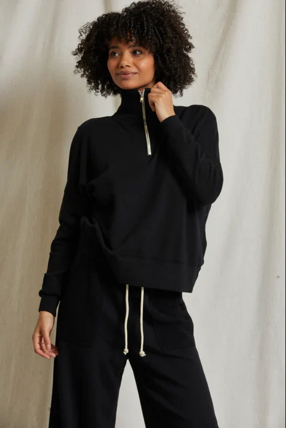 Perfect White Tee Maren Half Zip