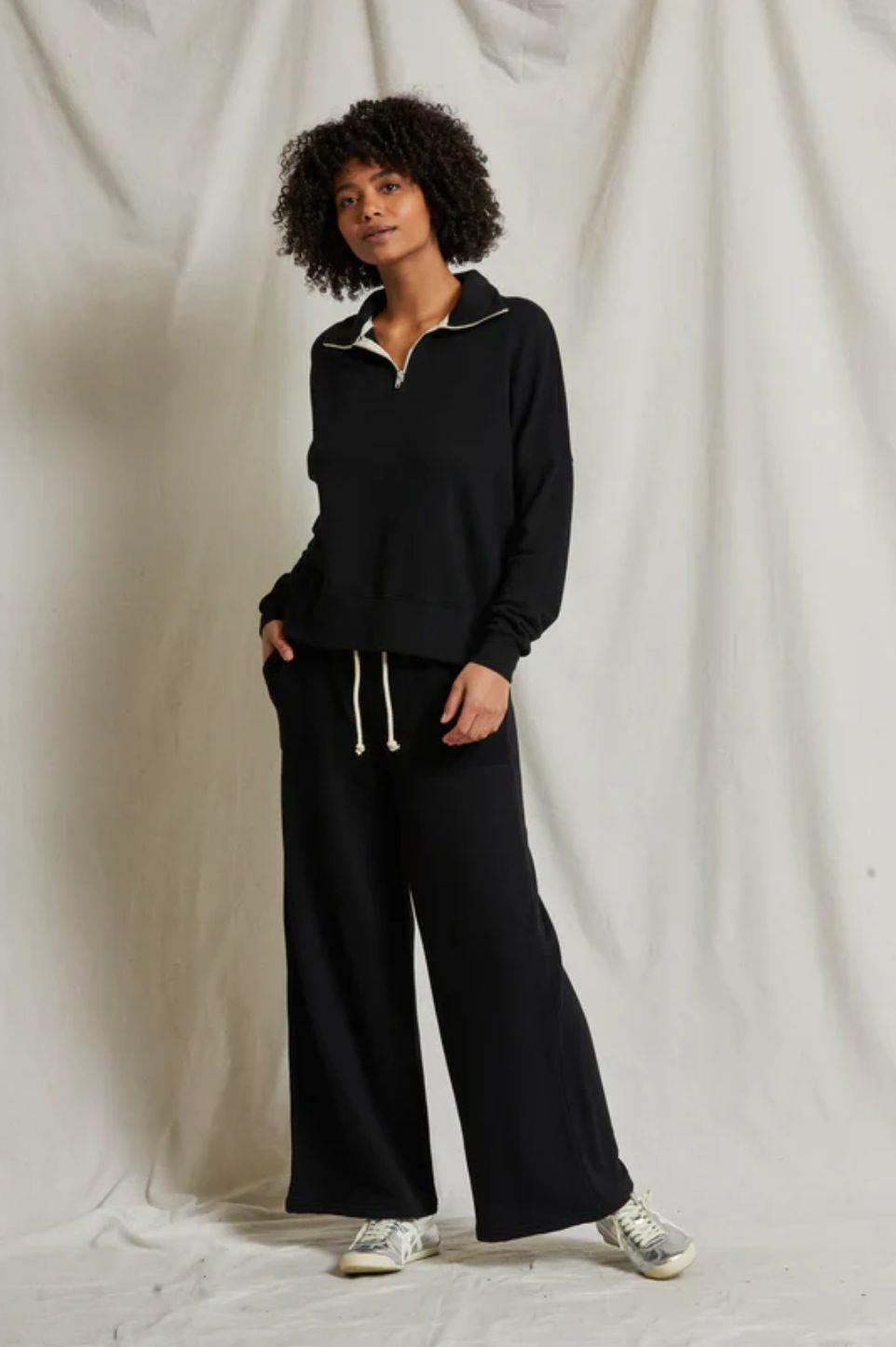 Perfect White Tee Maren Half Zip