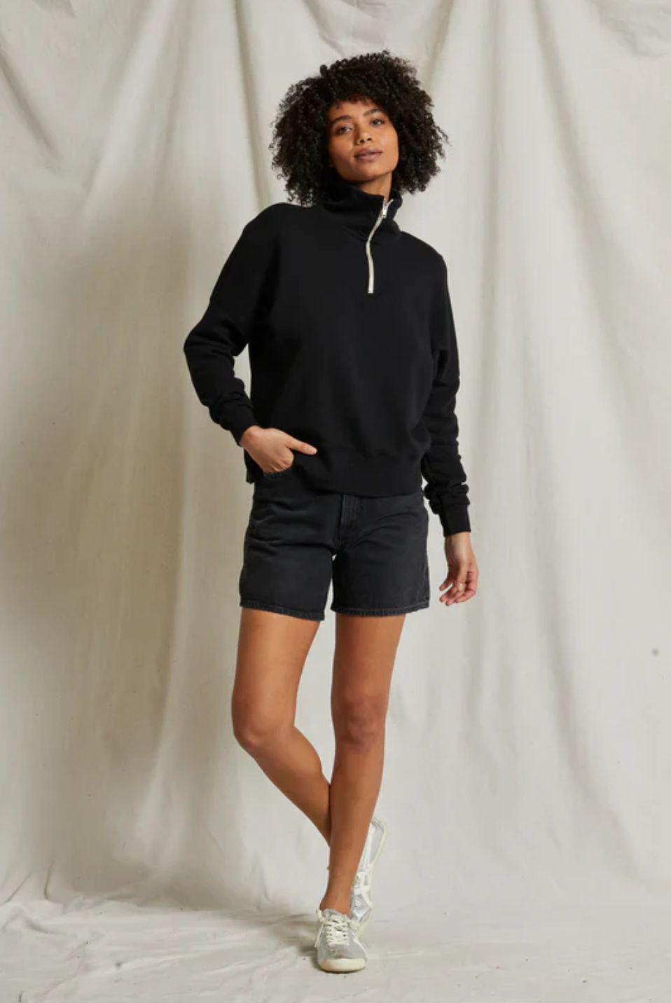 Perfect White Tee Maren Half Zip