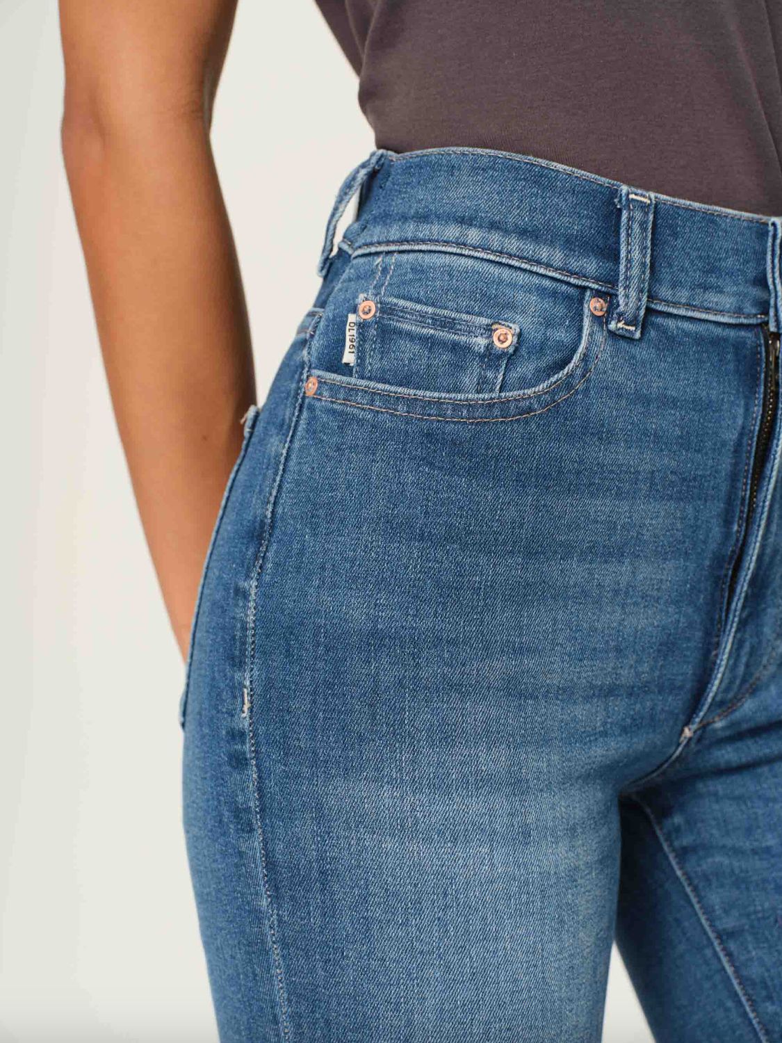 DL1961 Halle Straight High Rise Jean