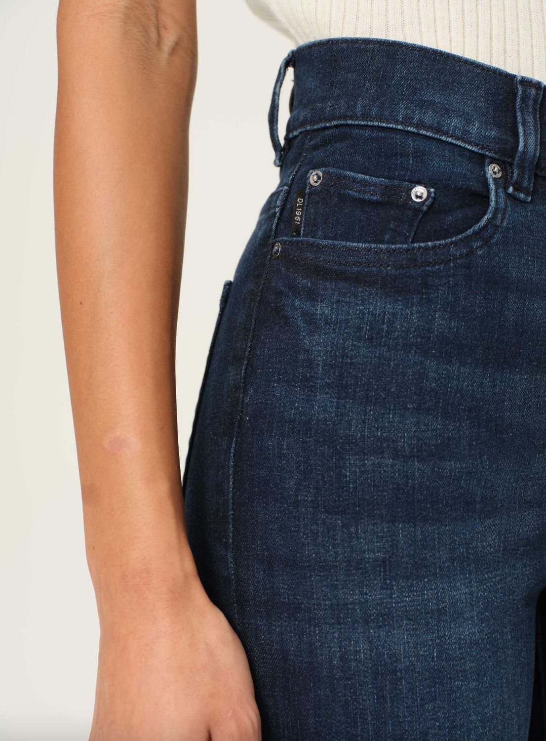 DL1961 Halle Straight High Rise Jean