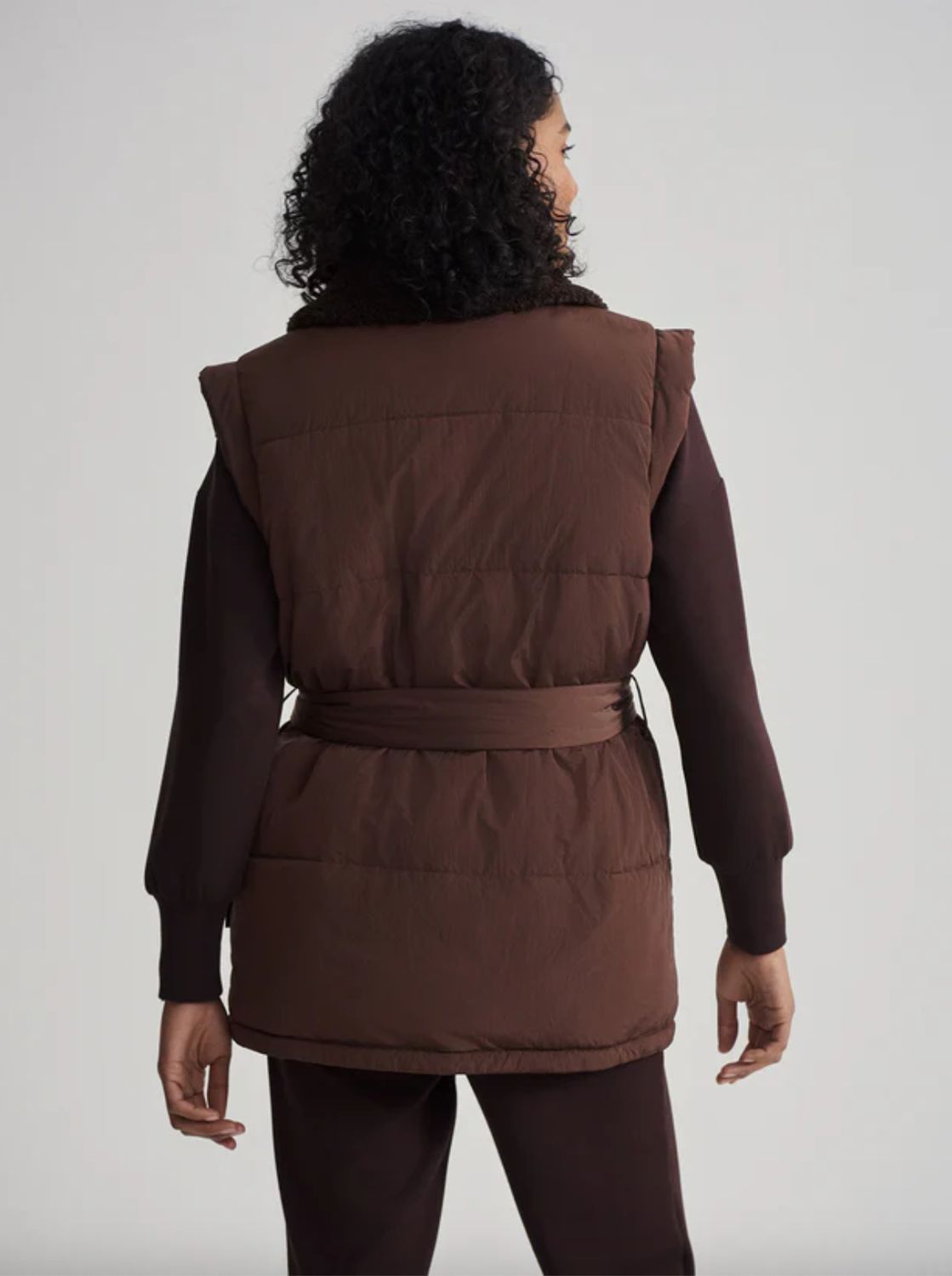 Varley Lanville Reversible Gilet (Vest) in Chesnut/Coffee Bean