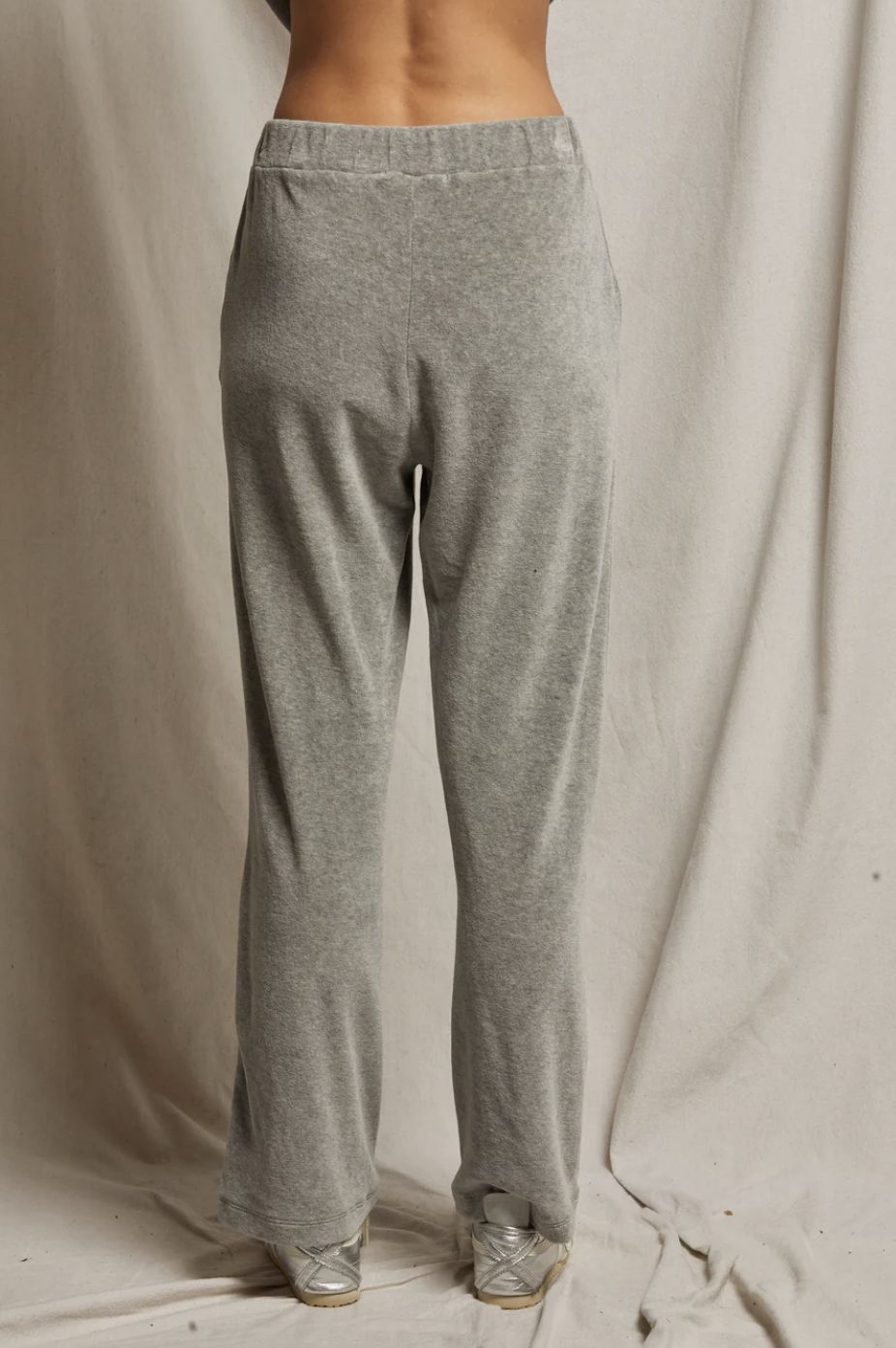 Perfect White Tee Holly Velour Sweatpants