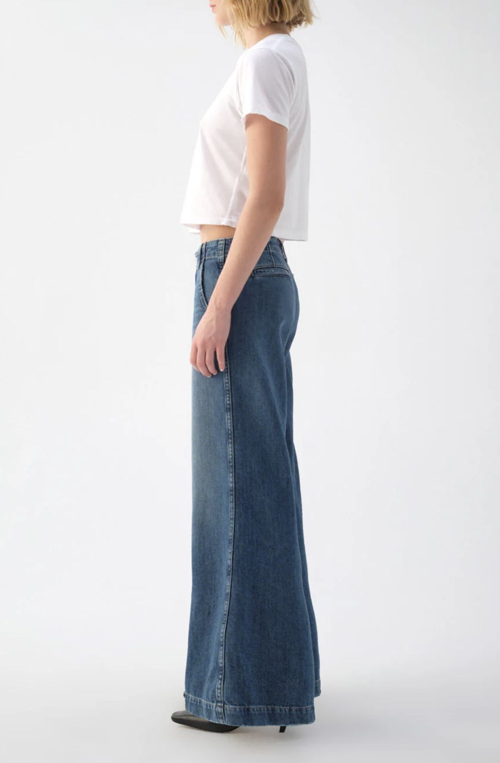 AMO Edith Wide Leg Jean in Romance