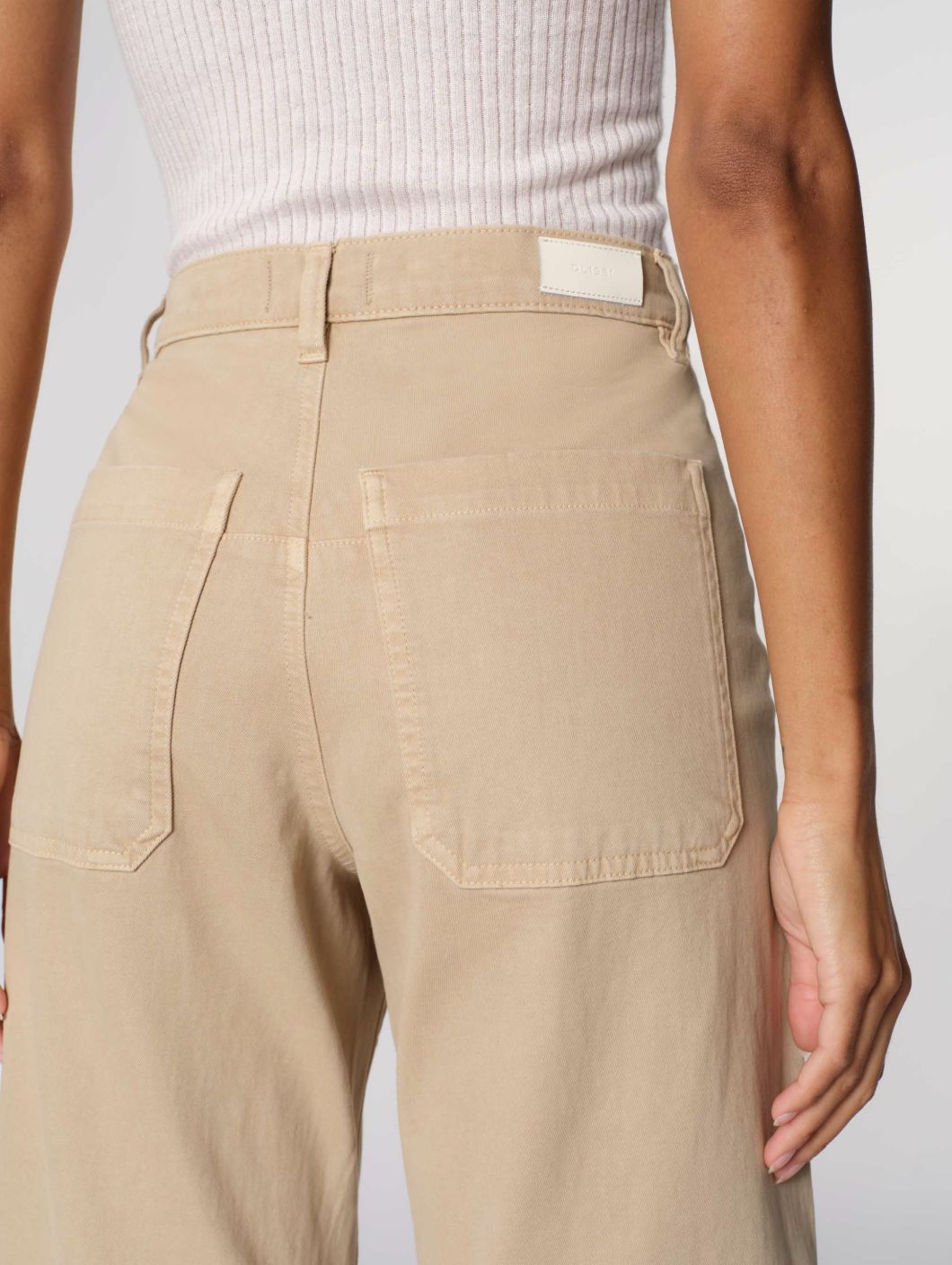 DL1961 Bilie Jogger Barrel Jean in Almond