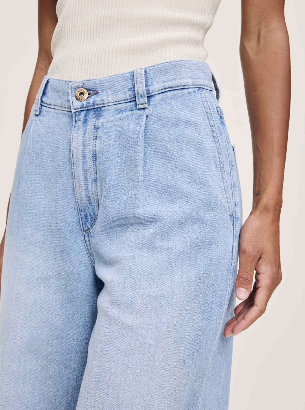 DL1961 Isabel Wide Leg Mid Rise Jean in Beachfront