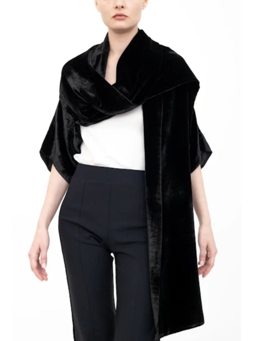 Elaine Kim Amari Shrug