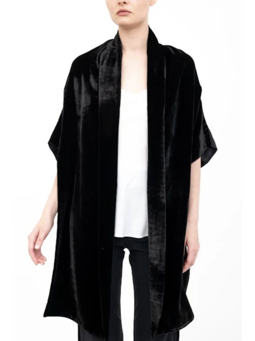 Elaine Kim Amari Shrug