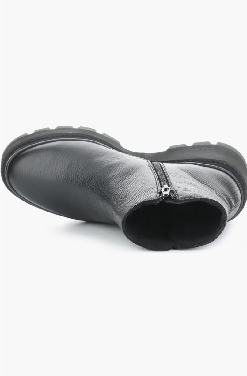 Bos &amp; Co Gais Boot in Black