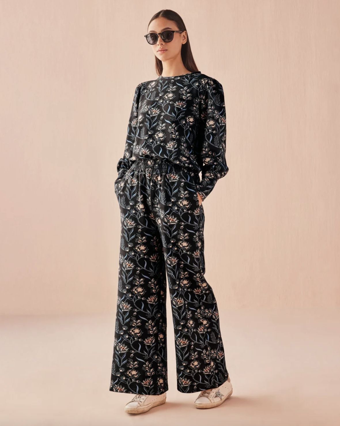 Omika Reece Sweatpants in Sofi Midnight