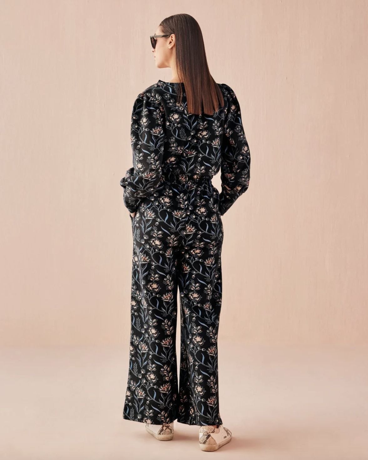 Omika Reece Sweatpants in Sofi Midnight