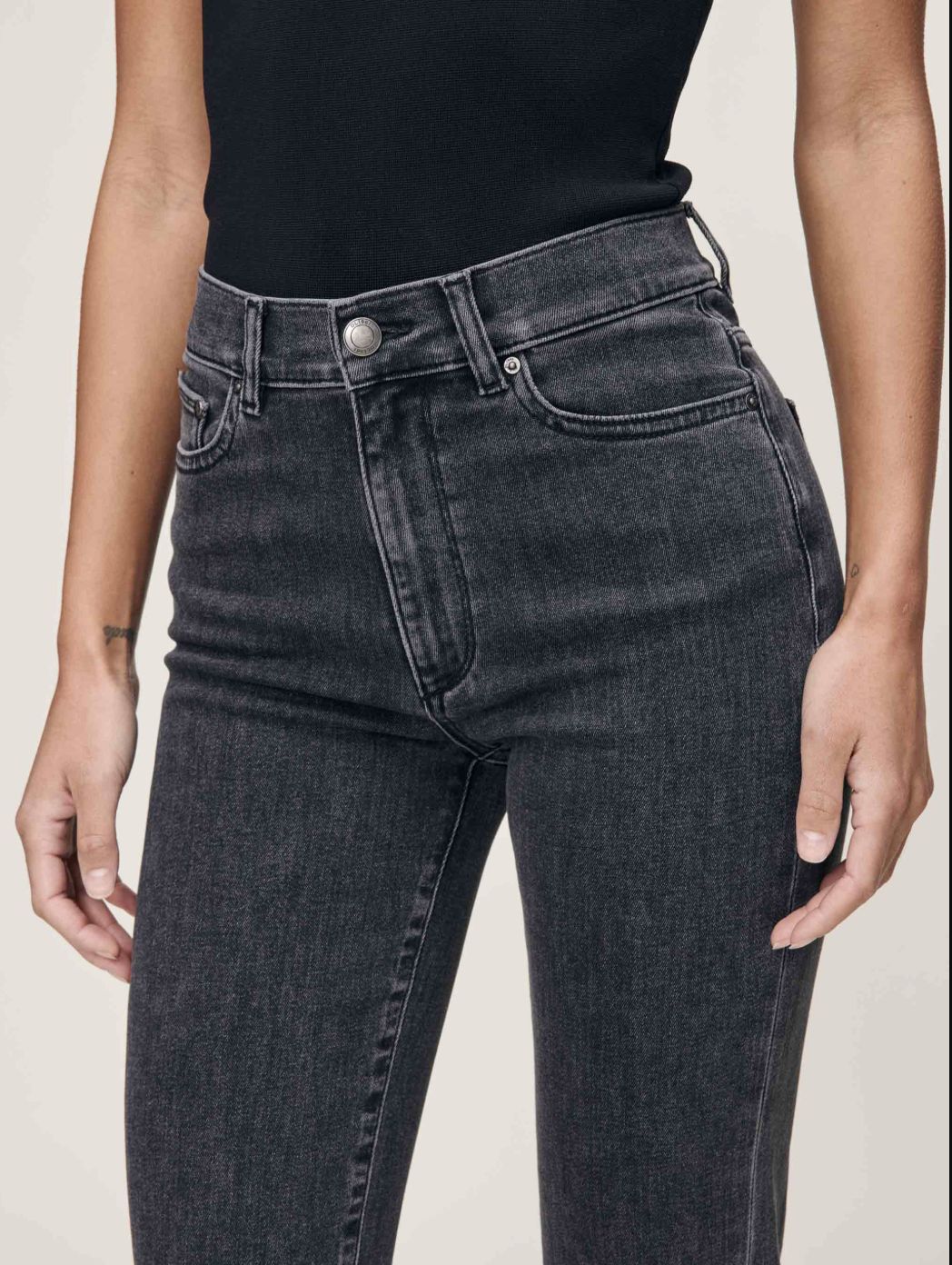 DL1961 Halle Straight Jean in Nightshade
