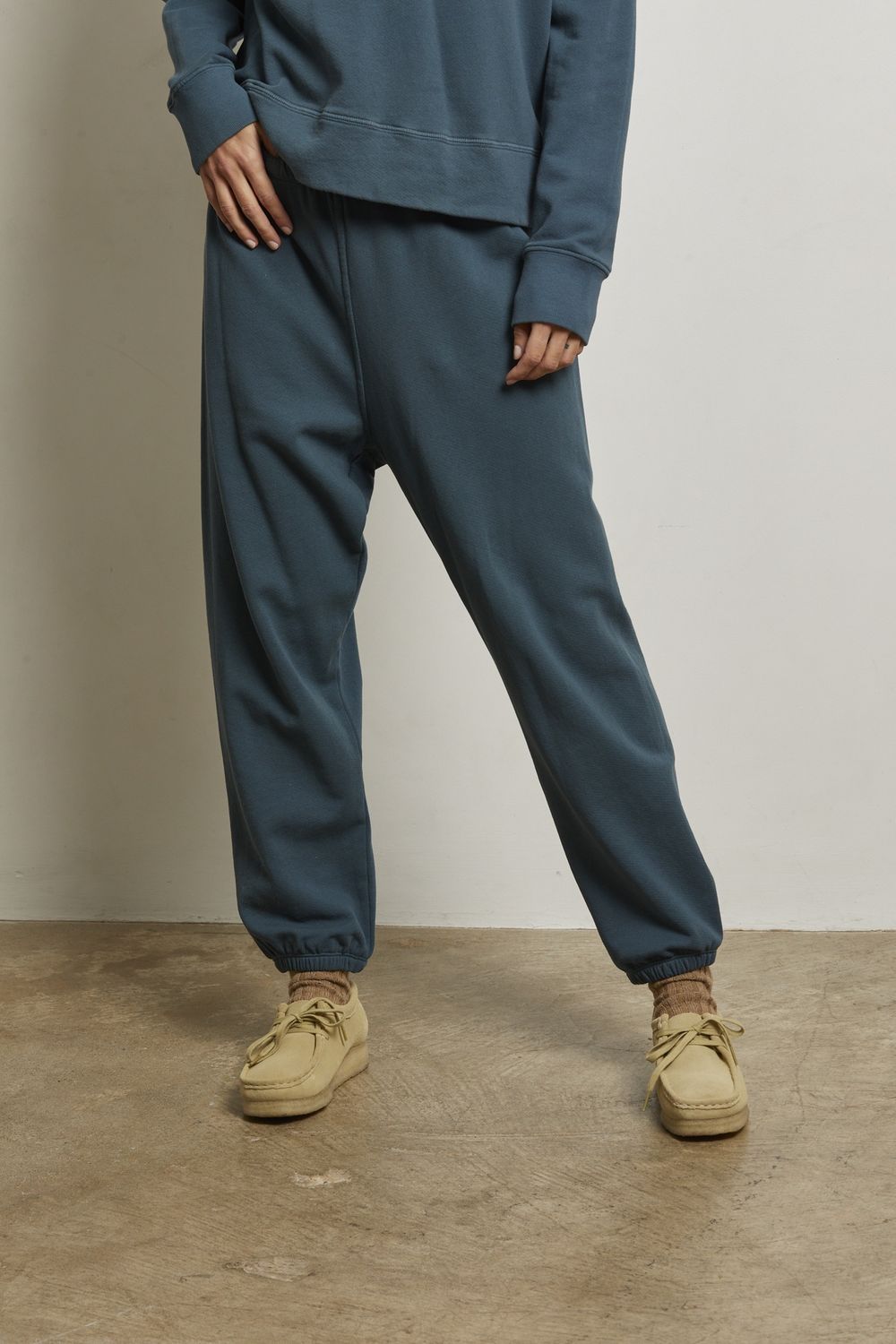 Perfect White Tee Johnny Sweatpants in Slate, Color: SLATE, Size: XS