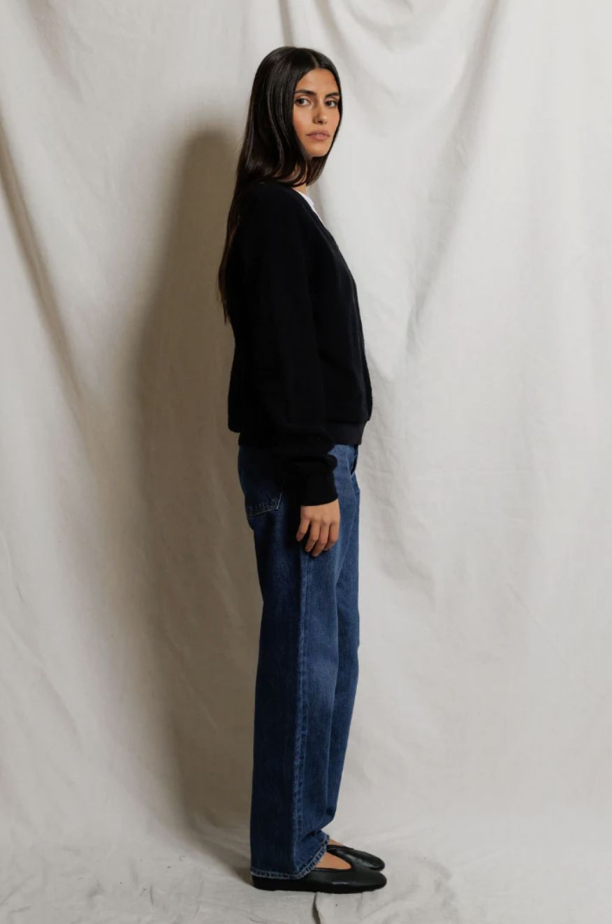 Perfect White Tee Zuri Sweatshirt in True Black