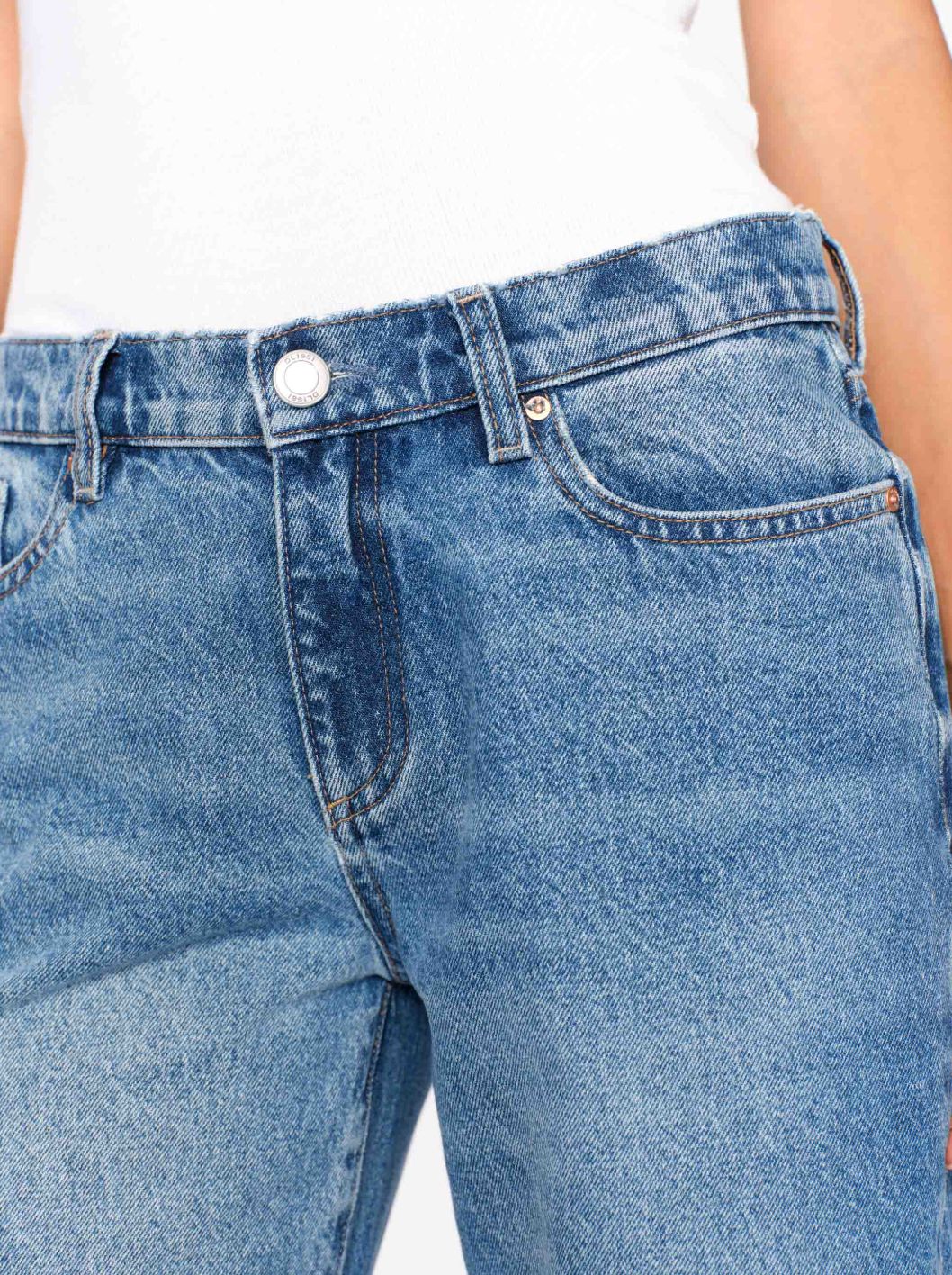 DL1961 Drue 27" Low Rise Crop Jean in South Lake