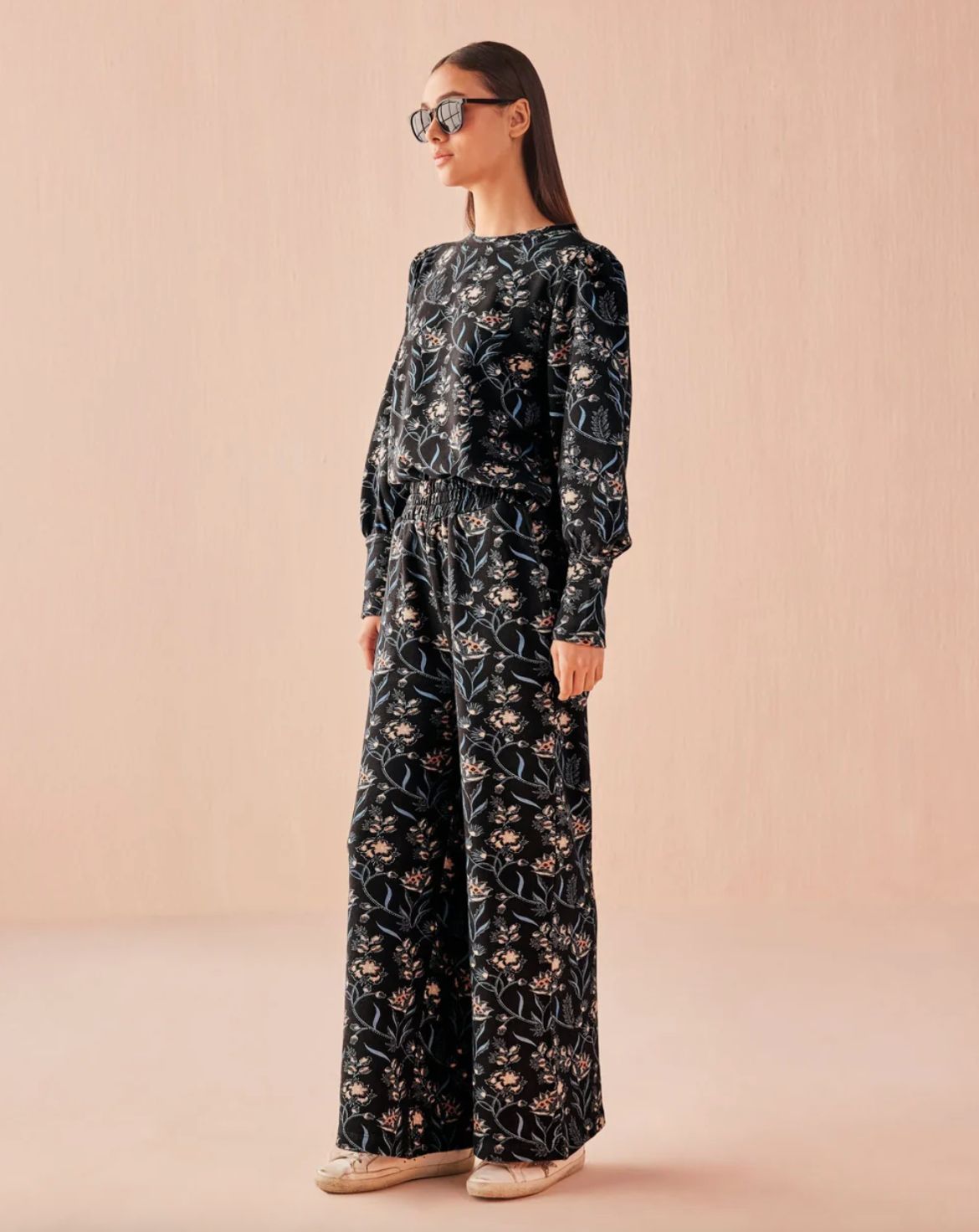 Omika Reece Sweatpants in Sofi Midnight