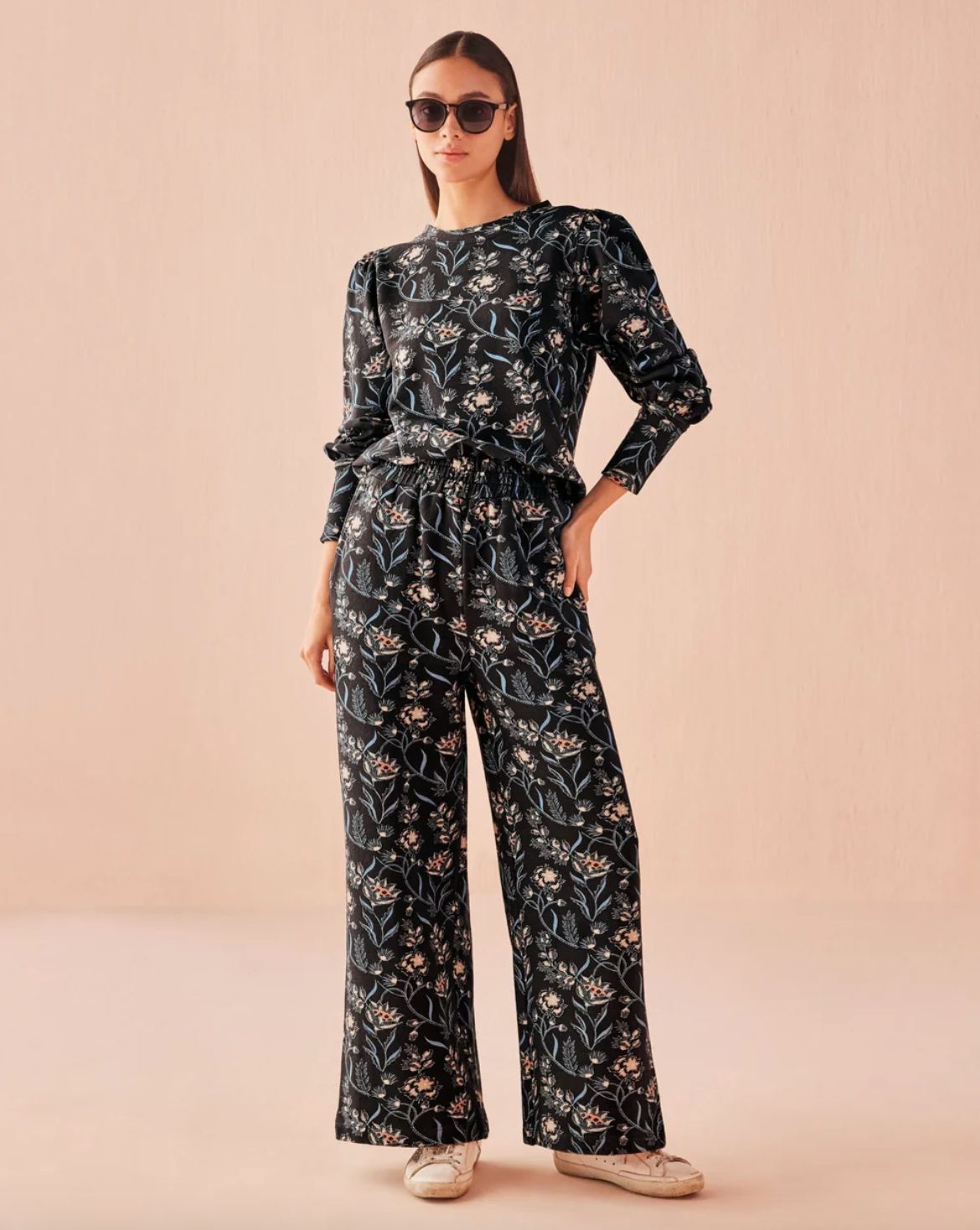 Omika Reece Sweatpants in Sofi Midnight