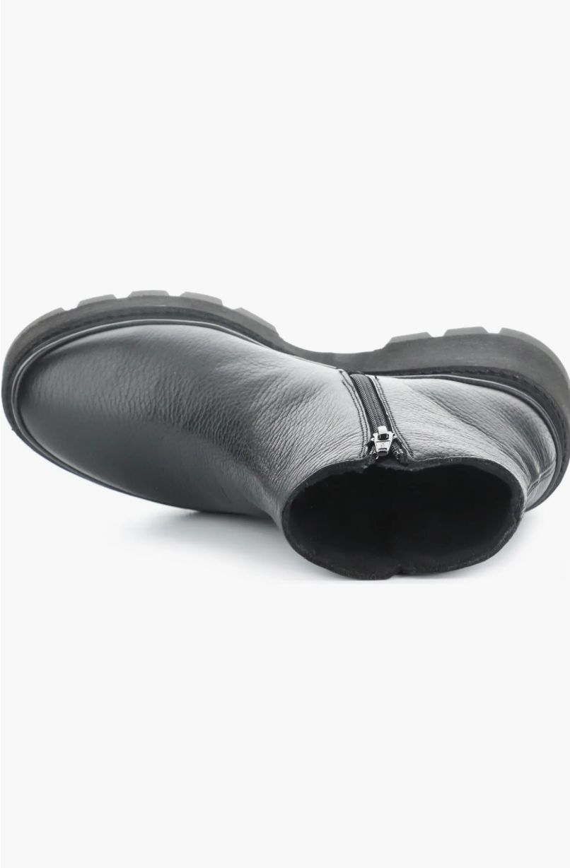 Bos &amp; Co Gais Boot in Black