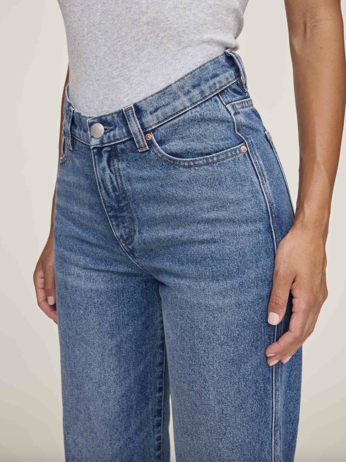 DL1961 Kendall Tapered Straight Jean in Opal Beach - 30'