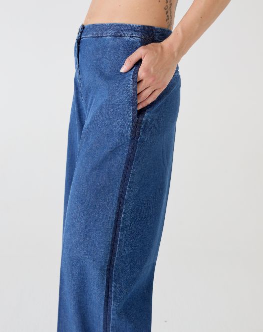 Shaft Flaire Smocking Denim Pant