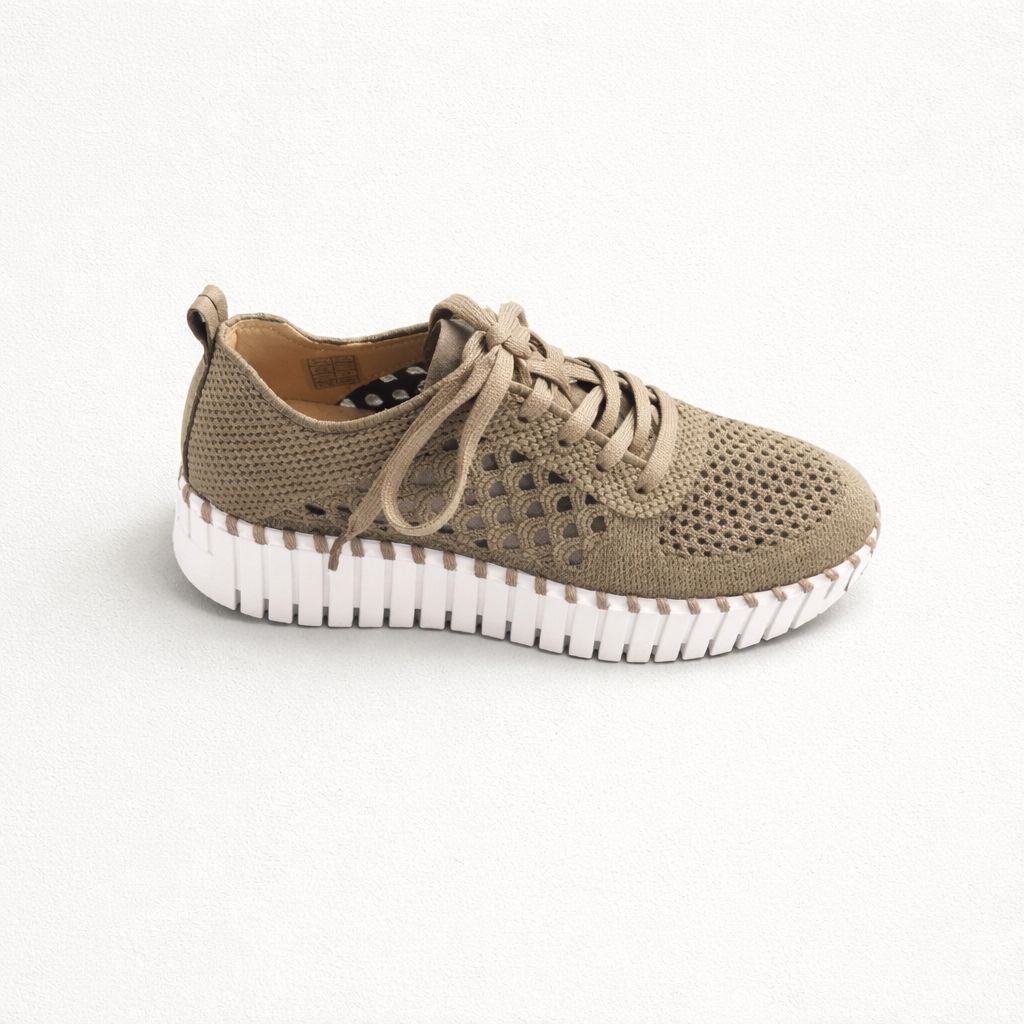 Ilse Jacobsen Tulip Electric Embroidery Sneaker in Falcon
