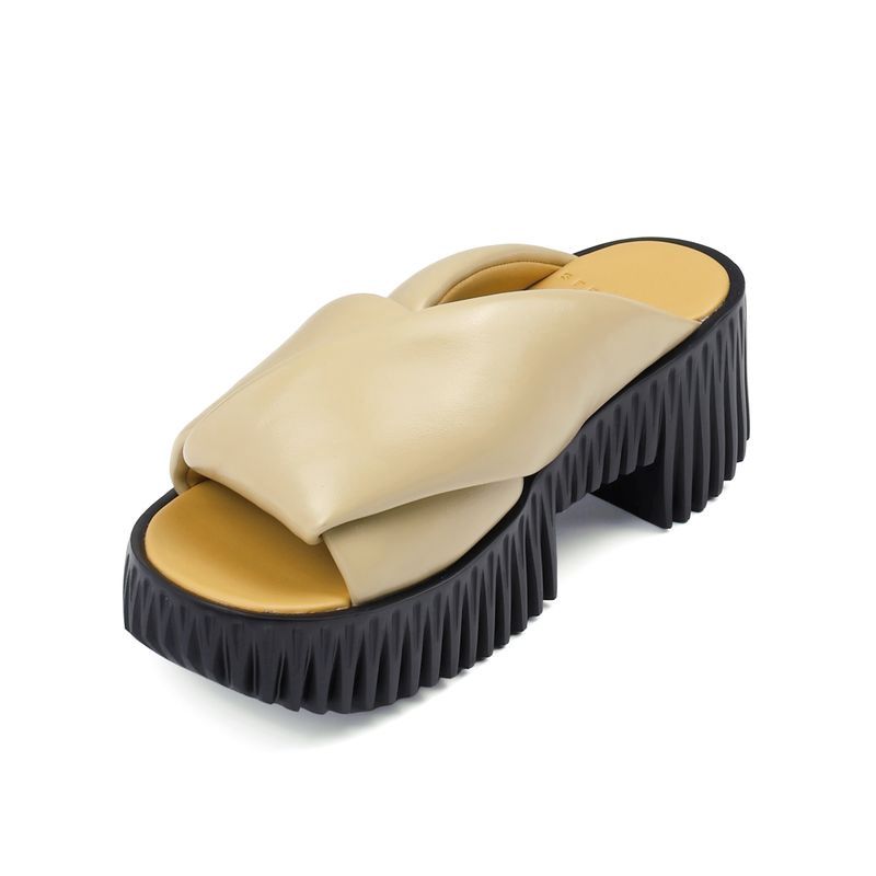 4CCCCEES Plia Anda in Skin