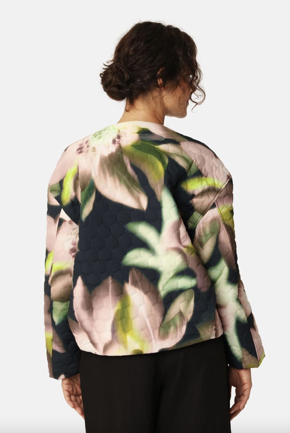 Ilse Jacobsen Honeycomb Short Quilted Jacket in Photoristic Flower