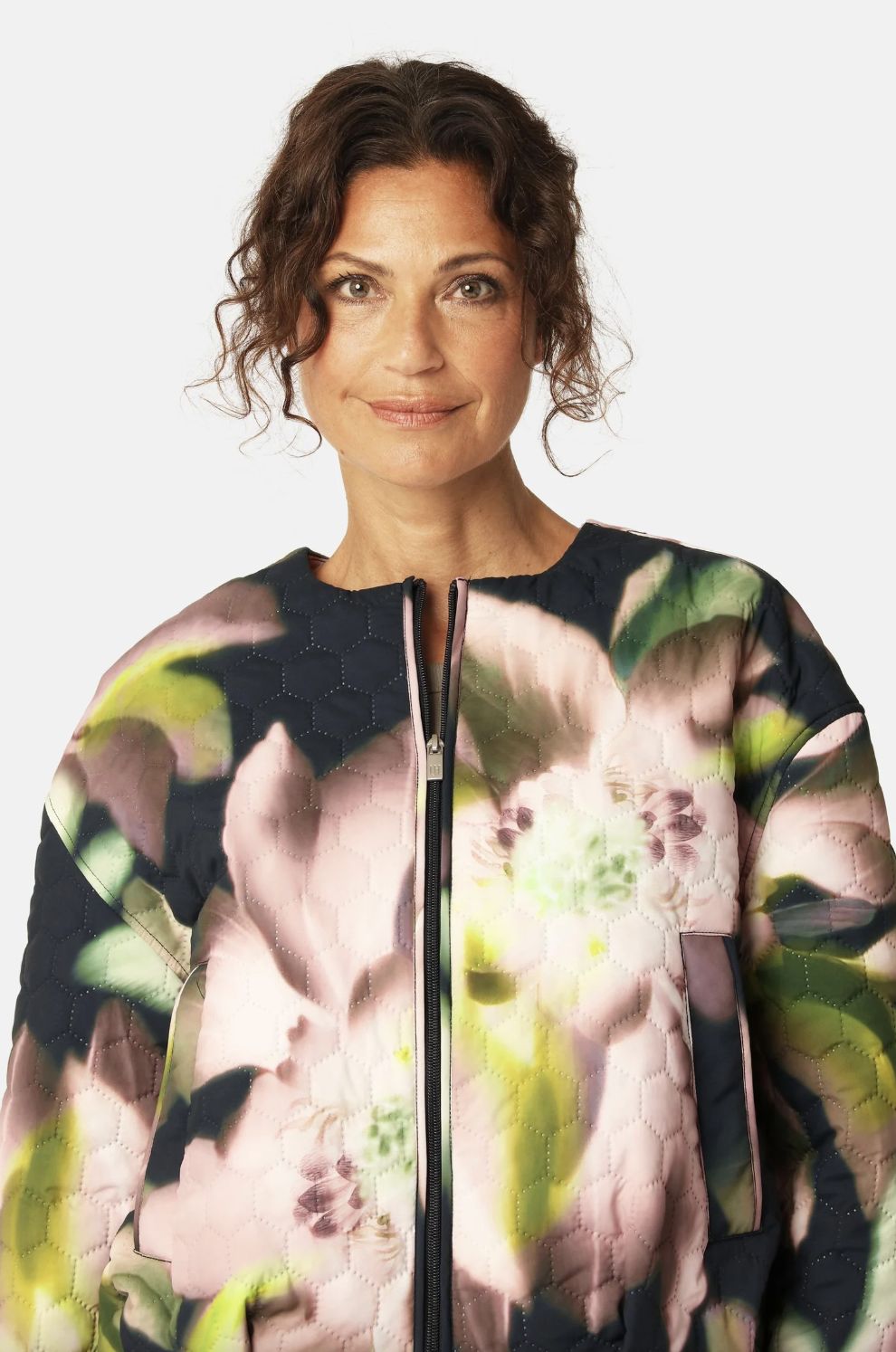 Ilse Jacobsen Honeycomb Short Quilted Jacket in Photoristic Flower
