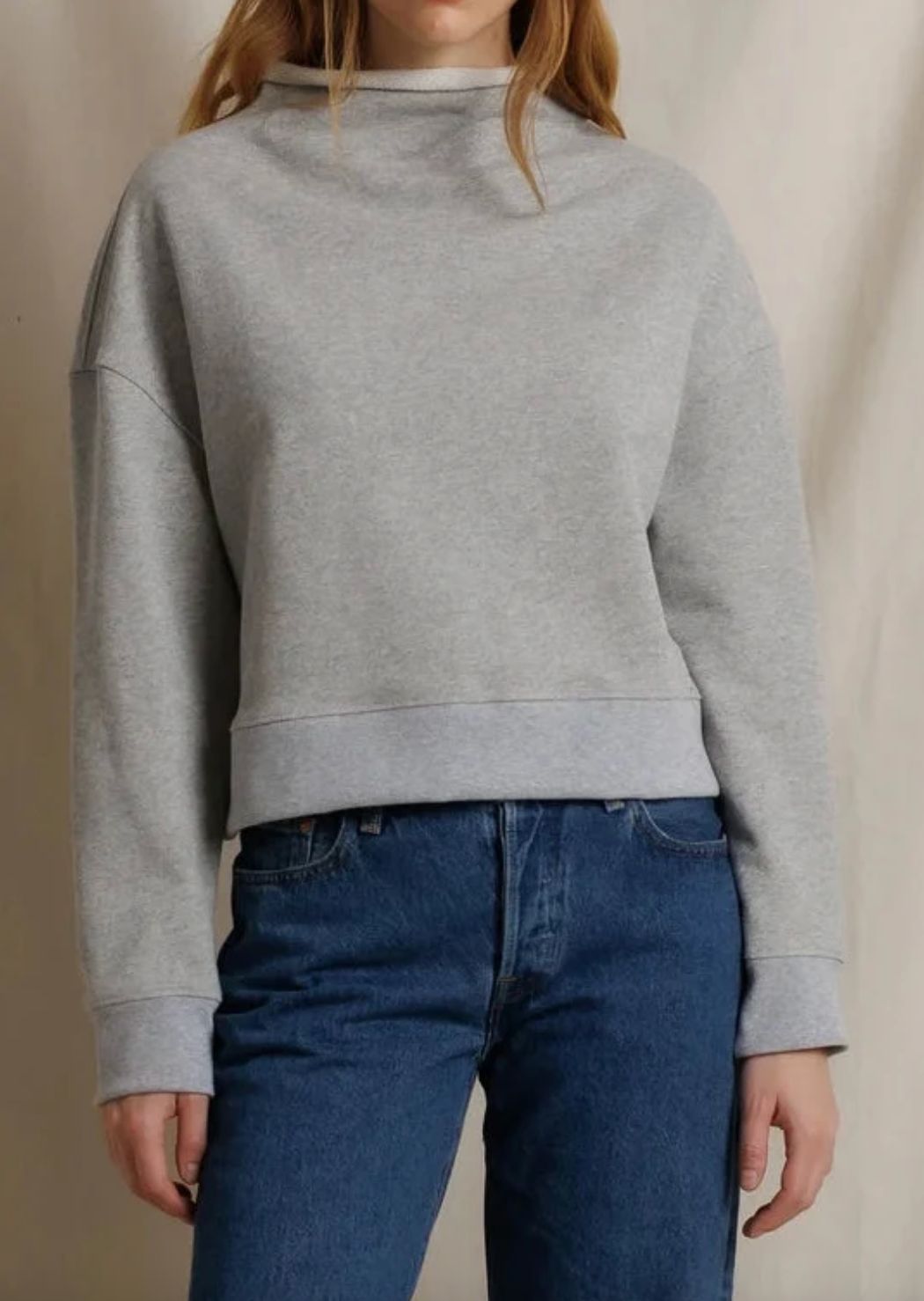 Perfect White Tee Arden Sweatshirt in Heather Grey