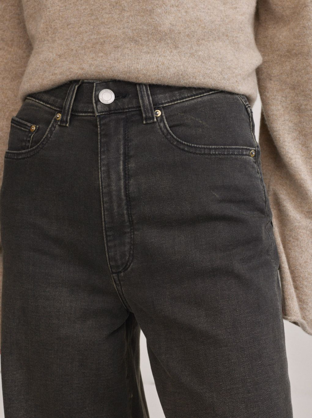 DL1961 Hepburn Wide Leg Jean in Rock