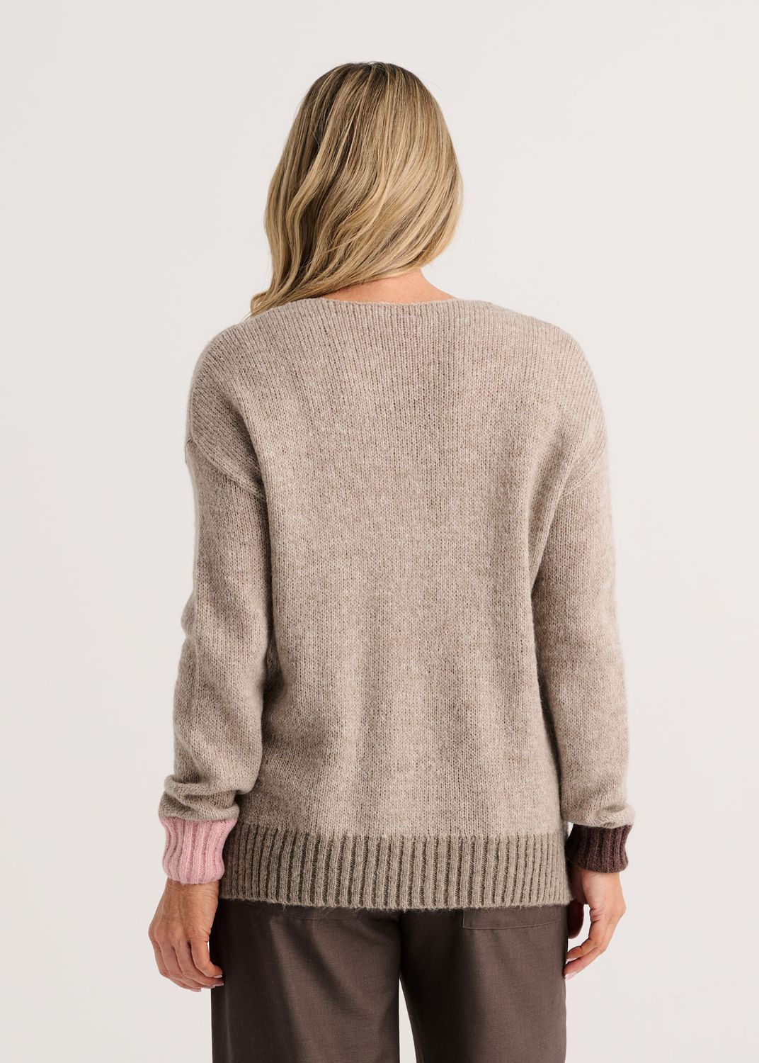 Zaket + Plover Contrast Trim V-Neck