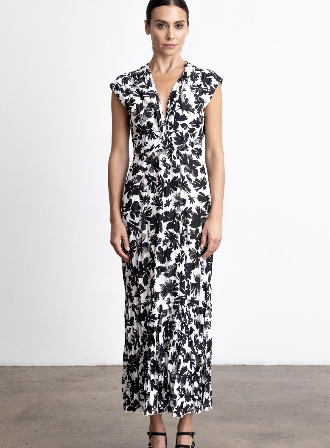 Go SIlk Go Crinkle Cut Dress in Upsy Daisies