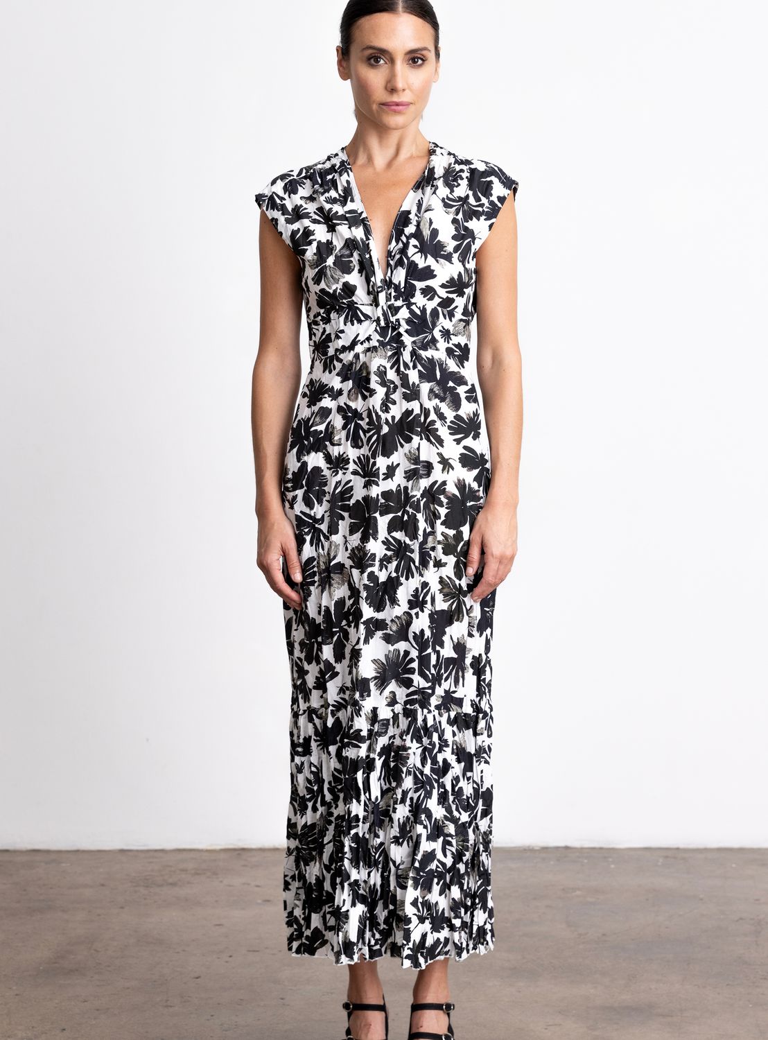 Go SIlk Go Crinkle Cut Dress in Upsy Daisies