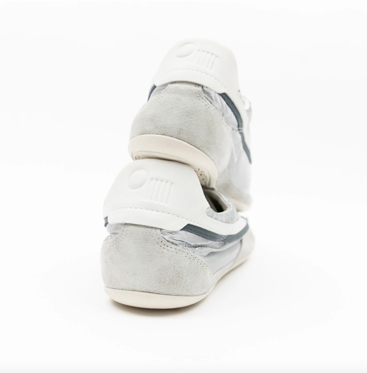 Oncept Temple Platinum Sneaker