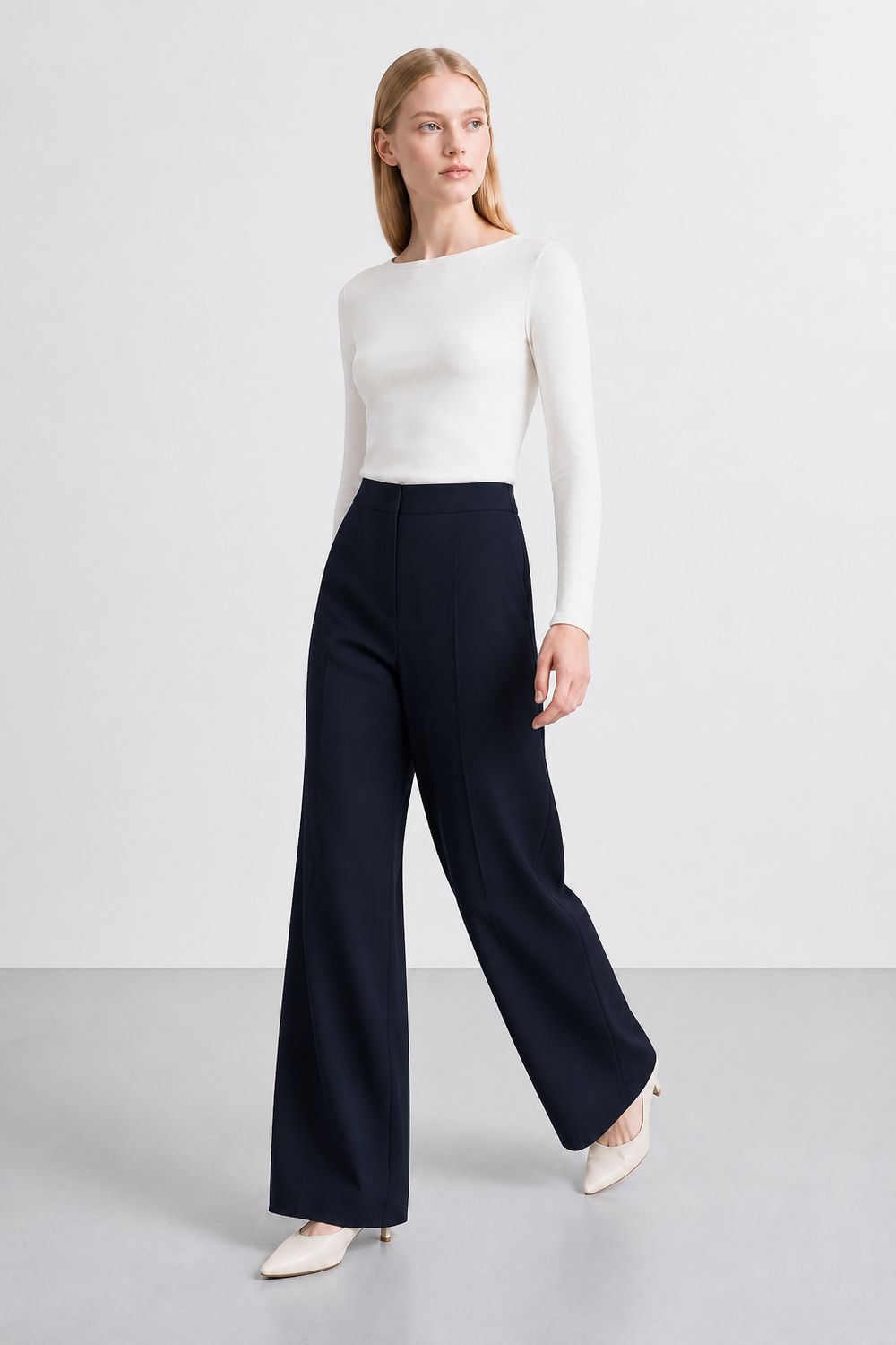 Liviana Conti Front-Zip Ponte Pant in Navy