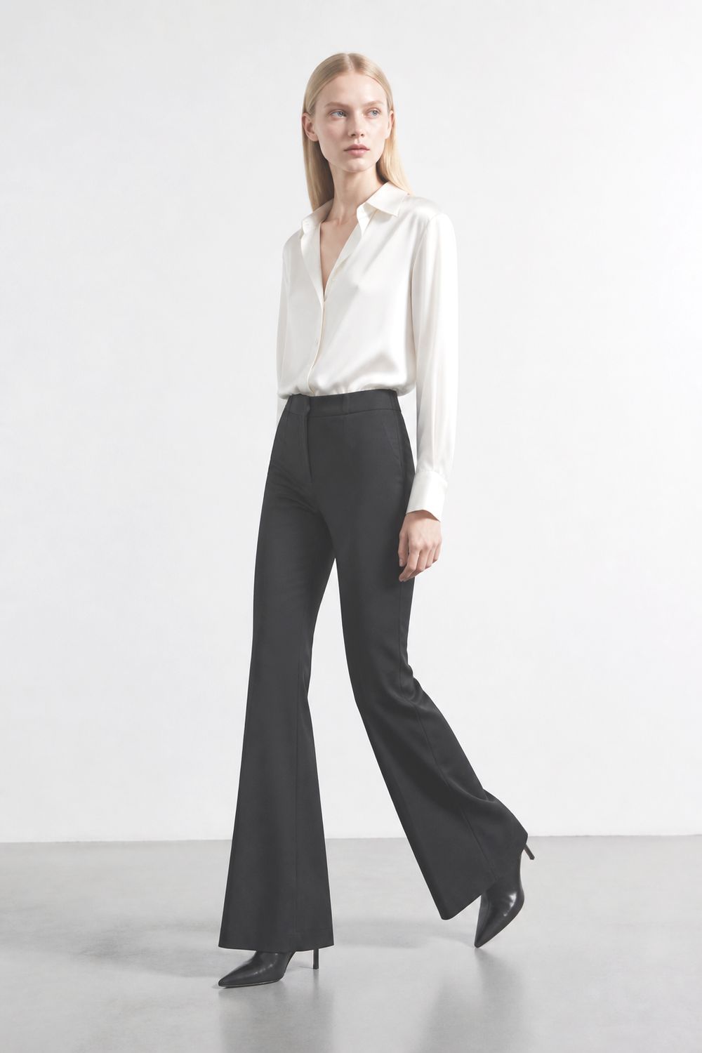 Liviana Conti Side-Zip Stretch Flare in Anthracite